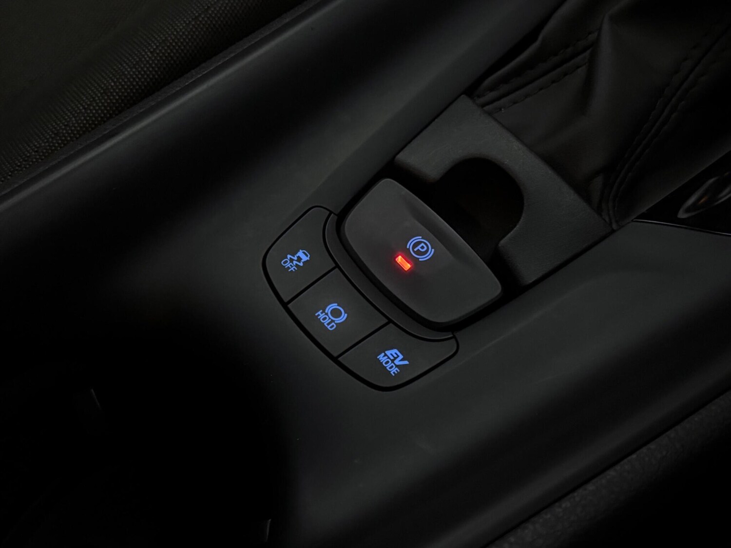 Used Toyota C-HR 2023 for sale - 78144166: Photo 31