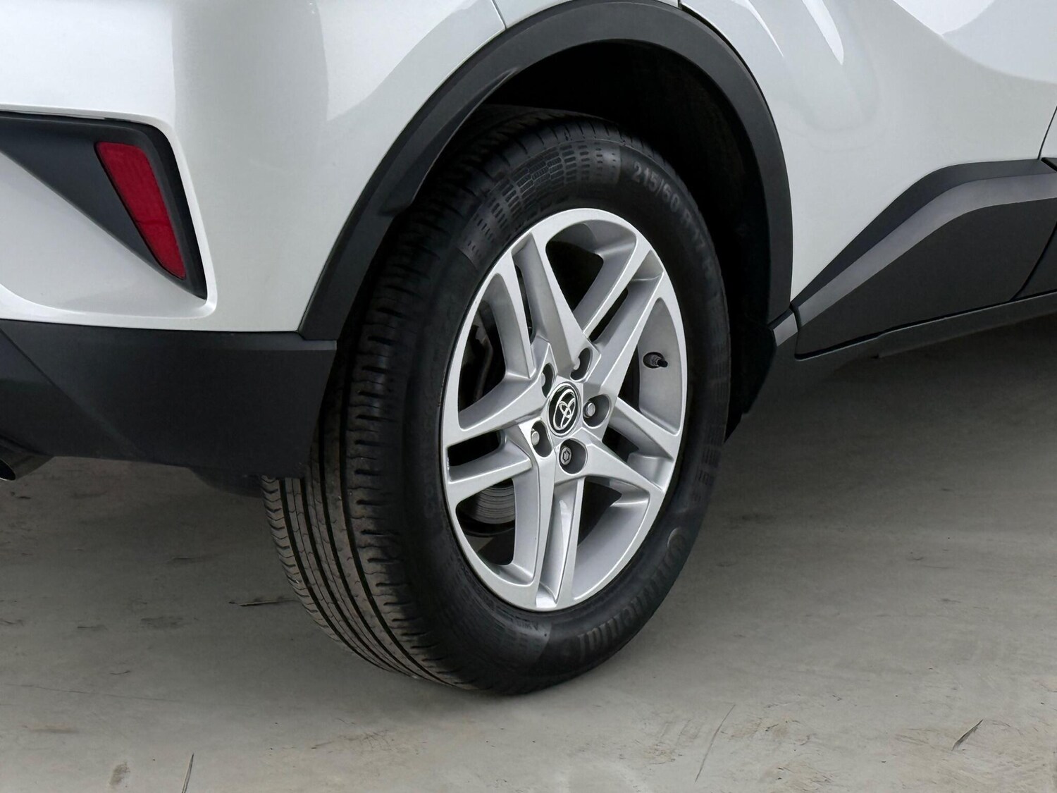 Used Toyota C-HR 2023 for sale - 78144166: Photo 8