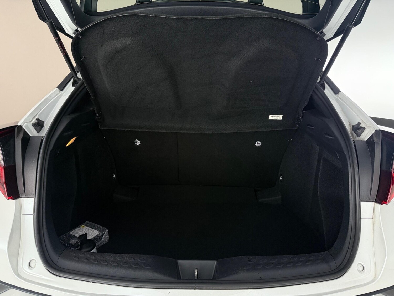 Used Toyota C-HR 2023 for sale - 78144166: Photo 9