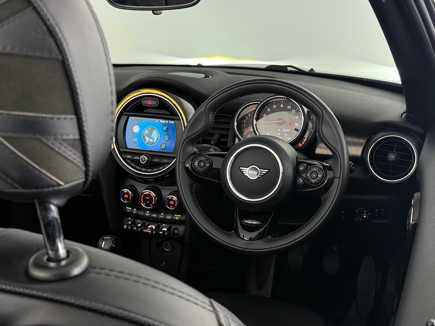 Used MINI Convertible 2019 for sale - 76899011: Photo 23