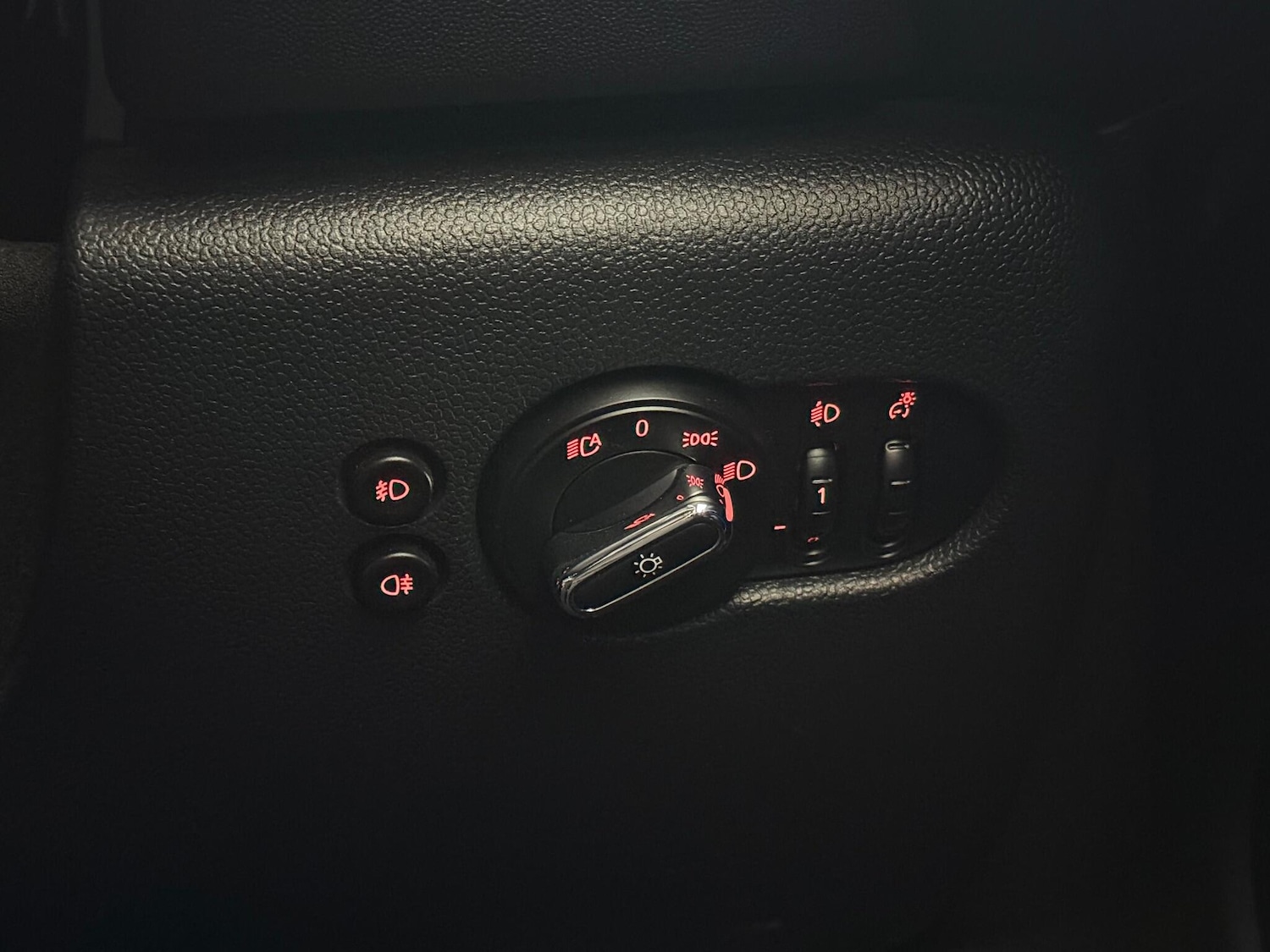 Used MINI Convertible 2019 for sale - 76899011: Photo 27