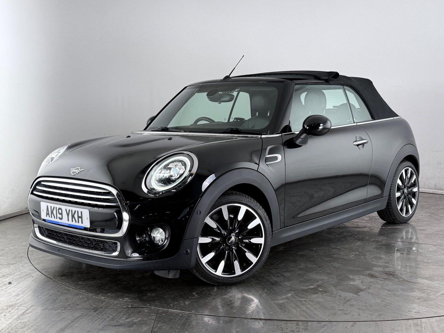 Used MINI Convertible 2019 for sale - 76899011: Photo 44
