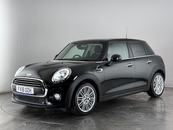 Used MINI Hatch 2018 for sale - 77081748: Photo