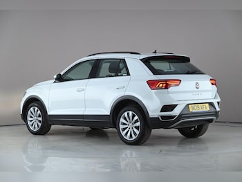 Used Volkswagen T-Roc 2019 for sale - 77940877: Photo