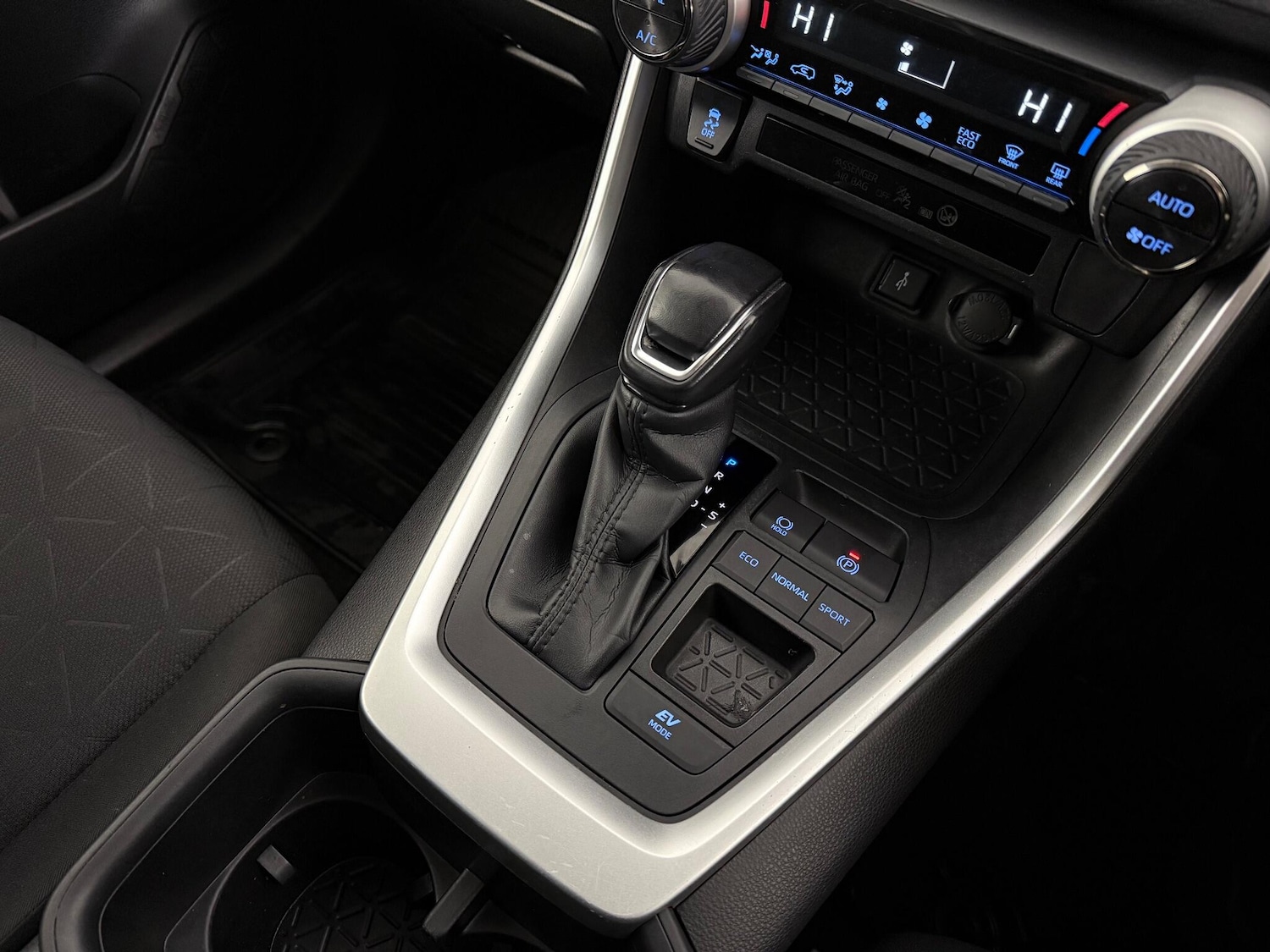 Used Toyota RAV4 2022 for sale - 77259987: Photo 31