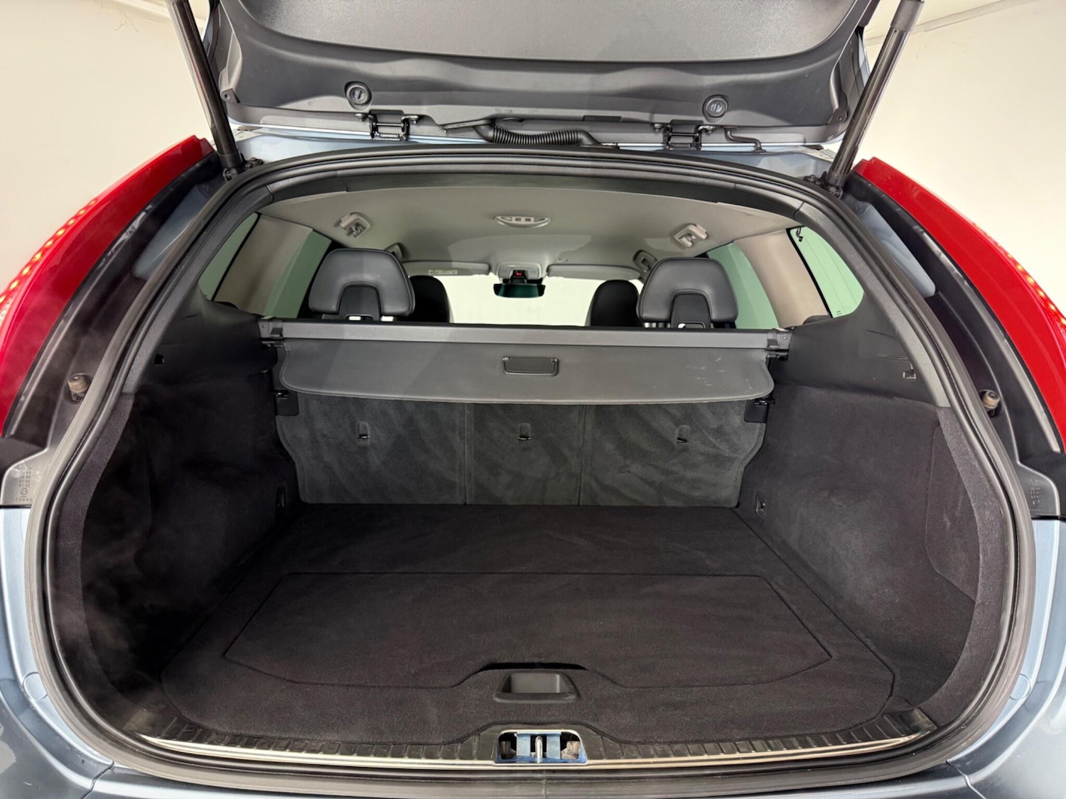 Used Volvo XC60 2017 for sale - 76468461: Photo 12