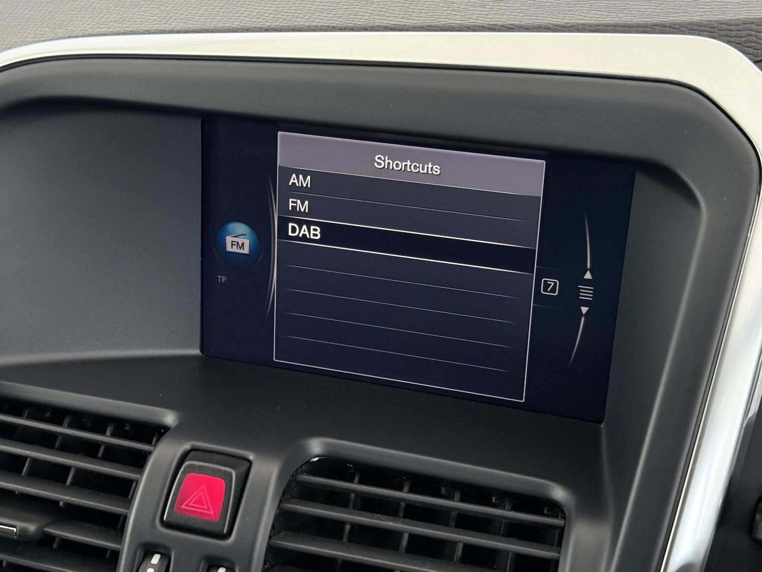 Used Volvo XC60 2017 for sale - 76468461: Photo 28