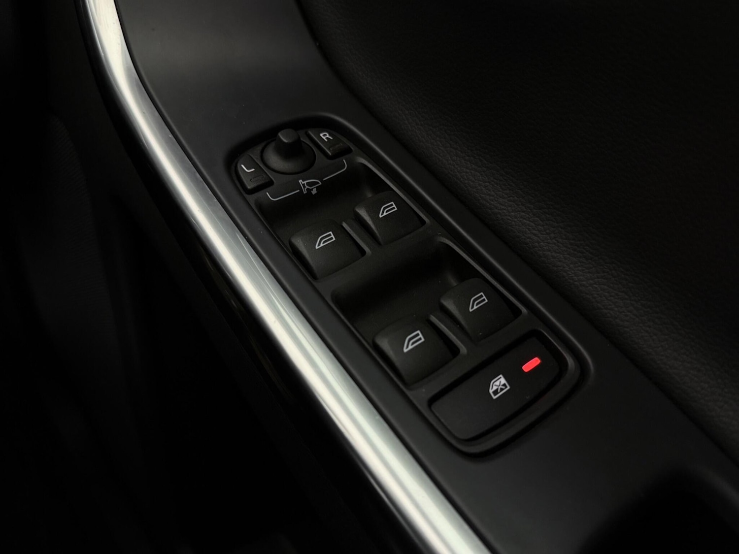 Used Volvo XC60 2017 for sale - 76468461: Photo 36