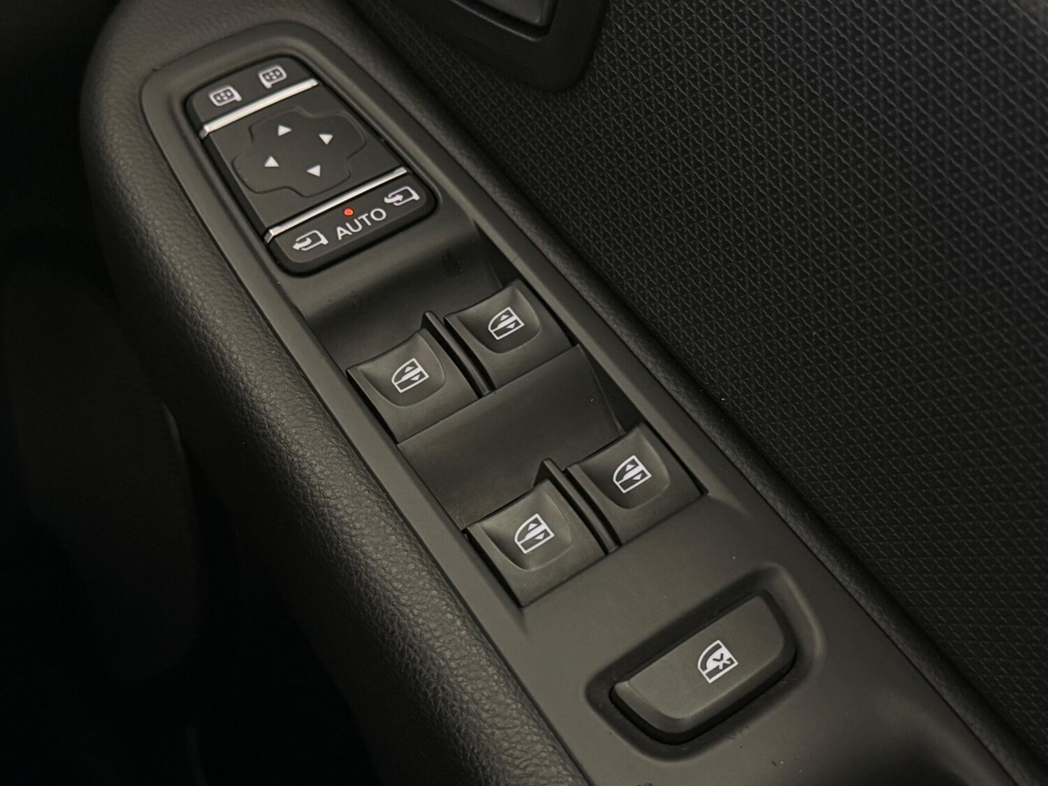 Used Renault Clio 2019 for sale - 77587411: Photo 17