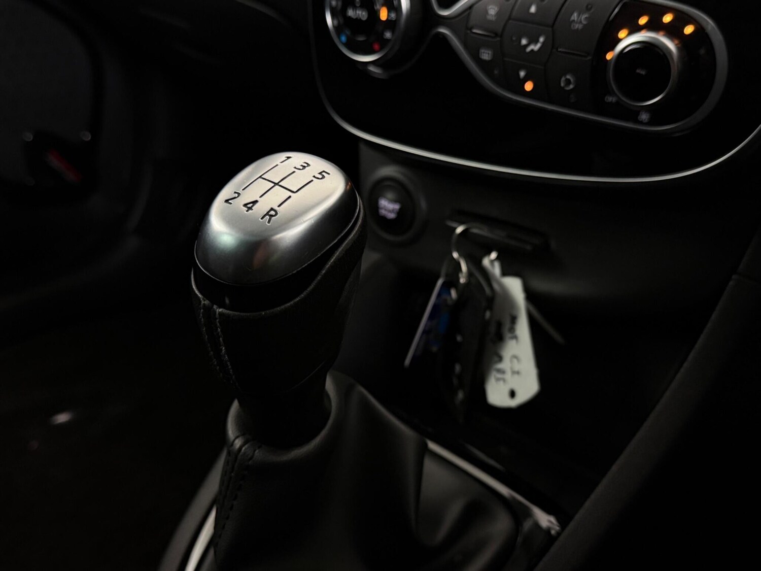 Used Renault Clio 2019 for sale - 77587411: Photo 20