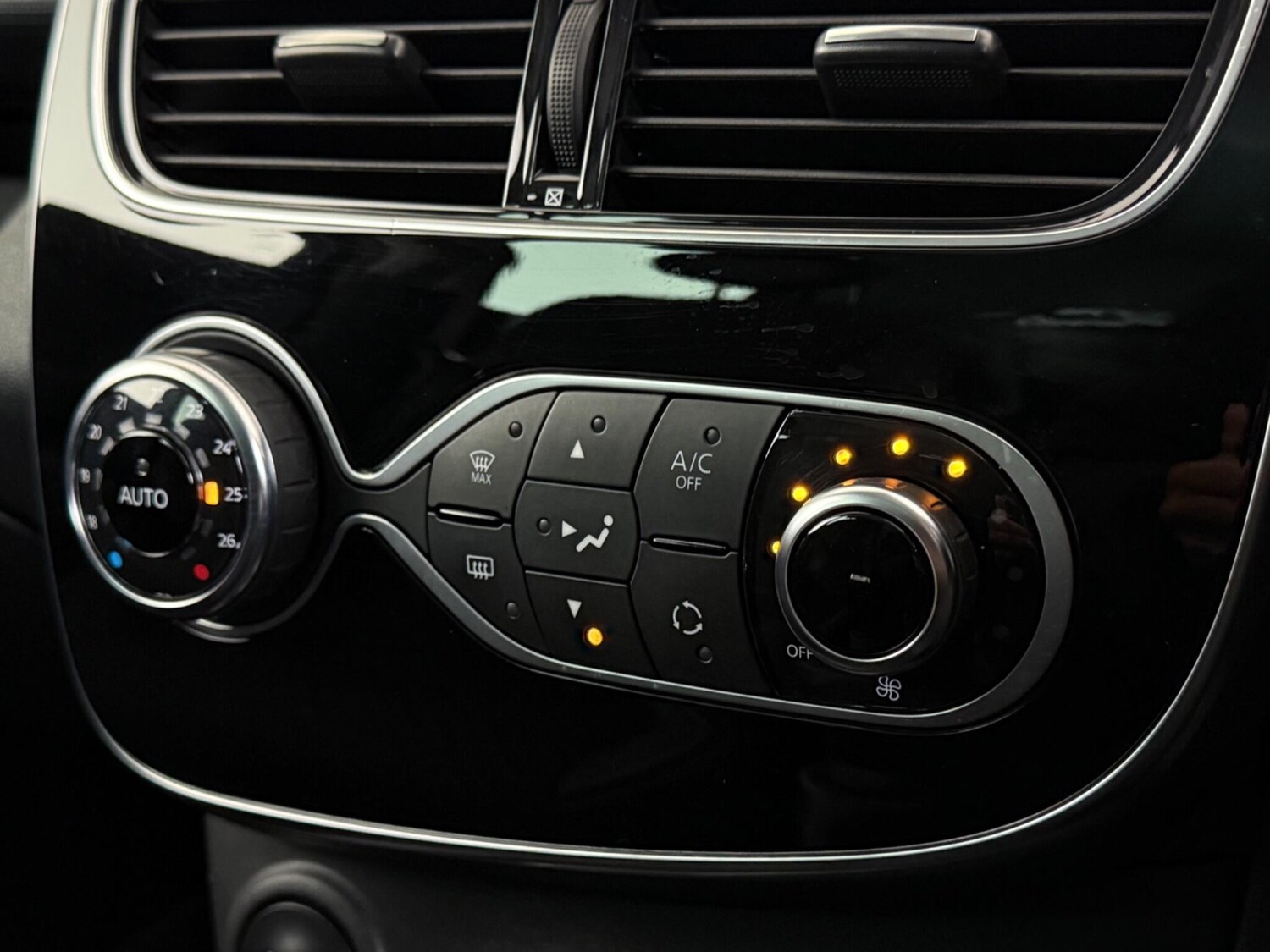 Used Renault Clio 2019 for sale - 77587411: Photo 21