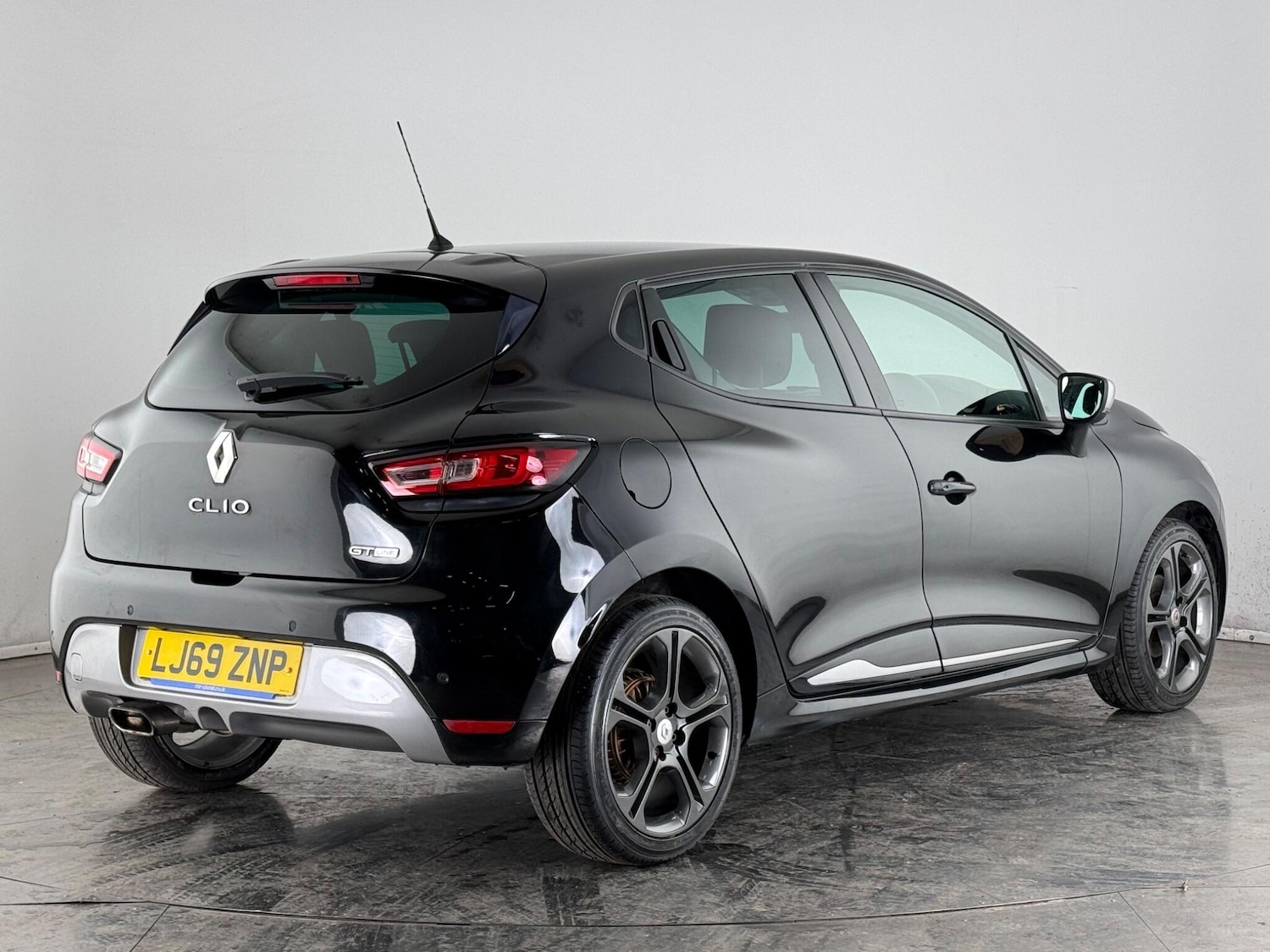 Used Renault Clio 2019 for sale - 77587411: Photo 3