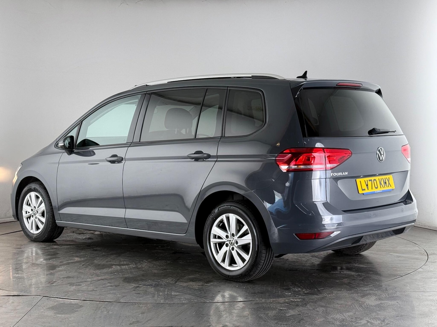 Used Volkswagen Touran 2021 for sale - 77550835: Photo 4