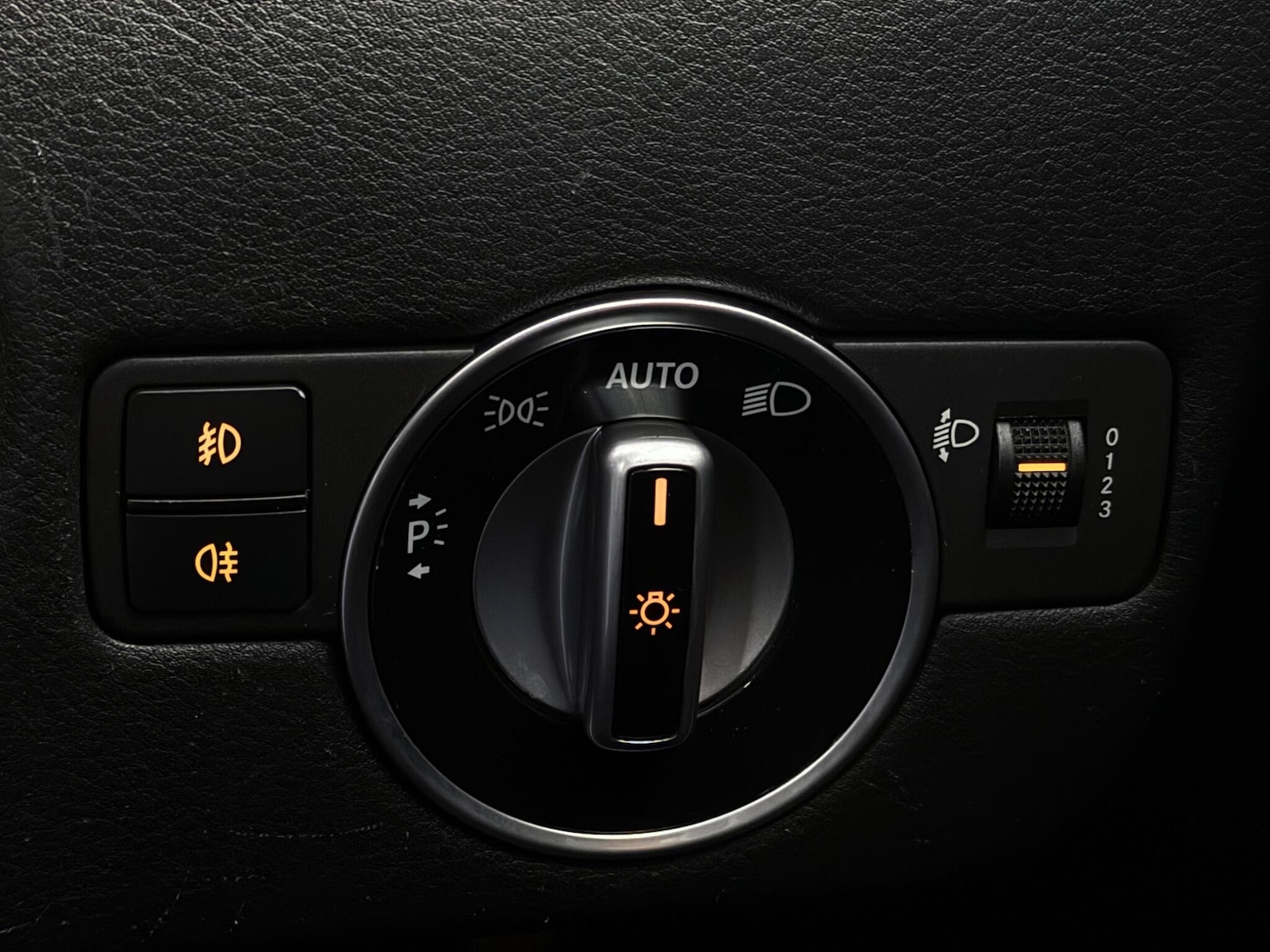 Used Infiniti Q30 2018 for sale - 77629863: Photo 16