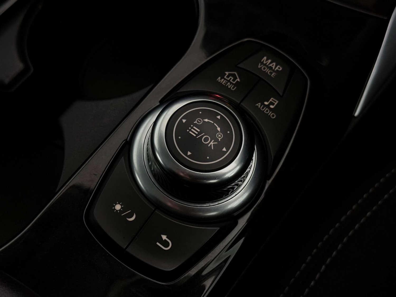 Used Infiniti Q30 2018 for sale - 77629863: Photo 24