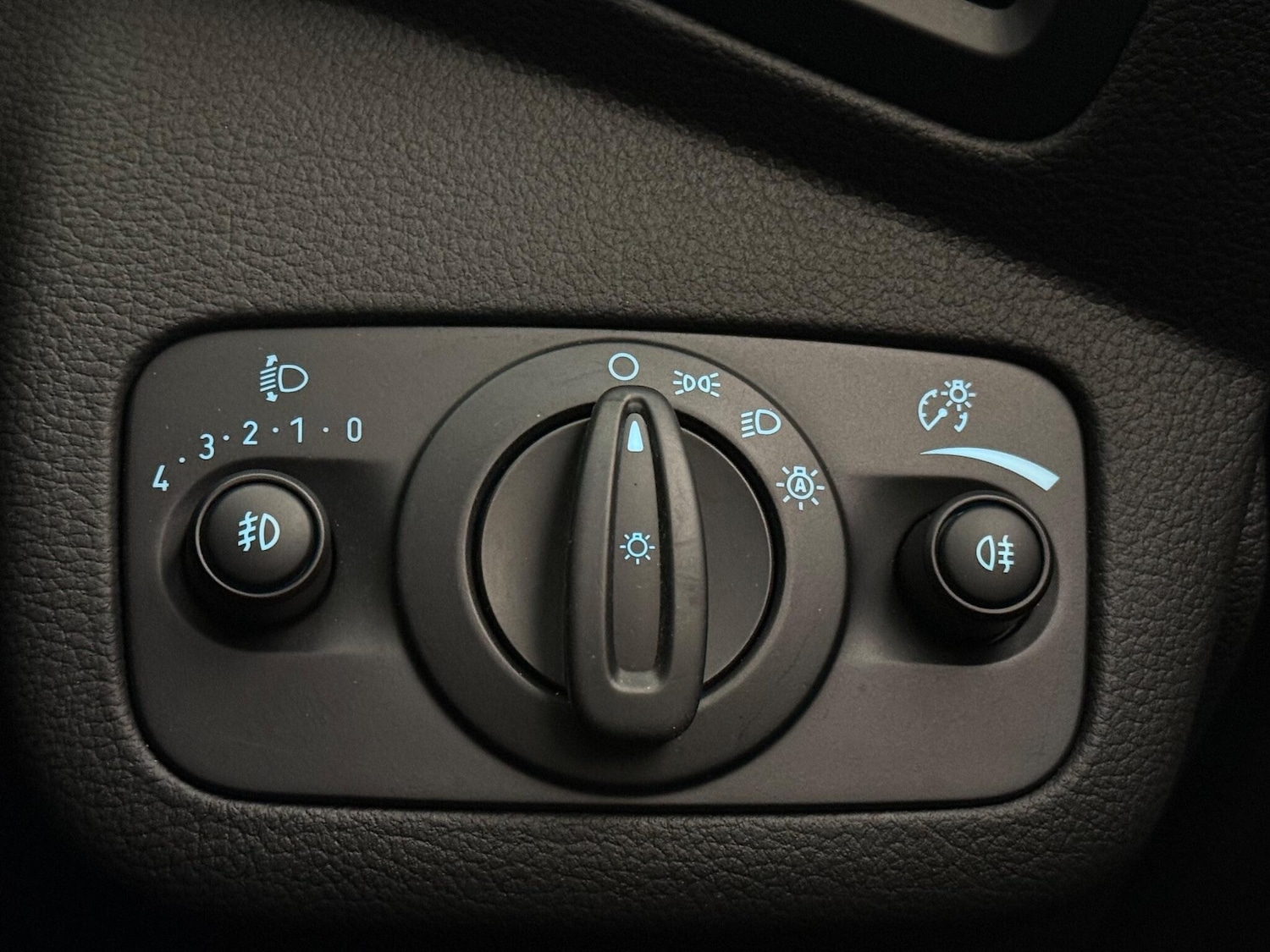 Used Ford Kuga 2018 for sale - 76689395: Photo 39