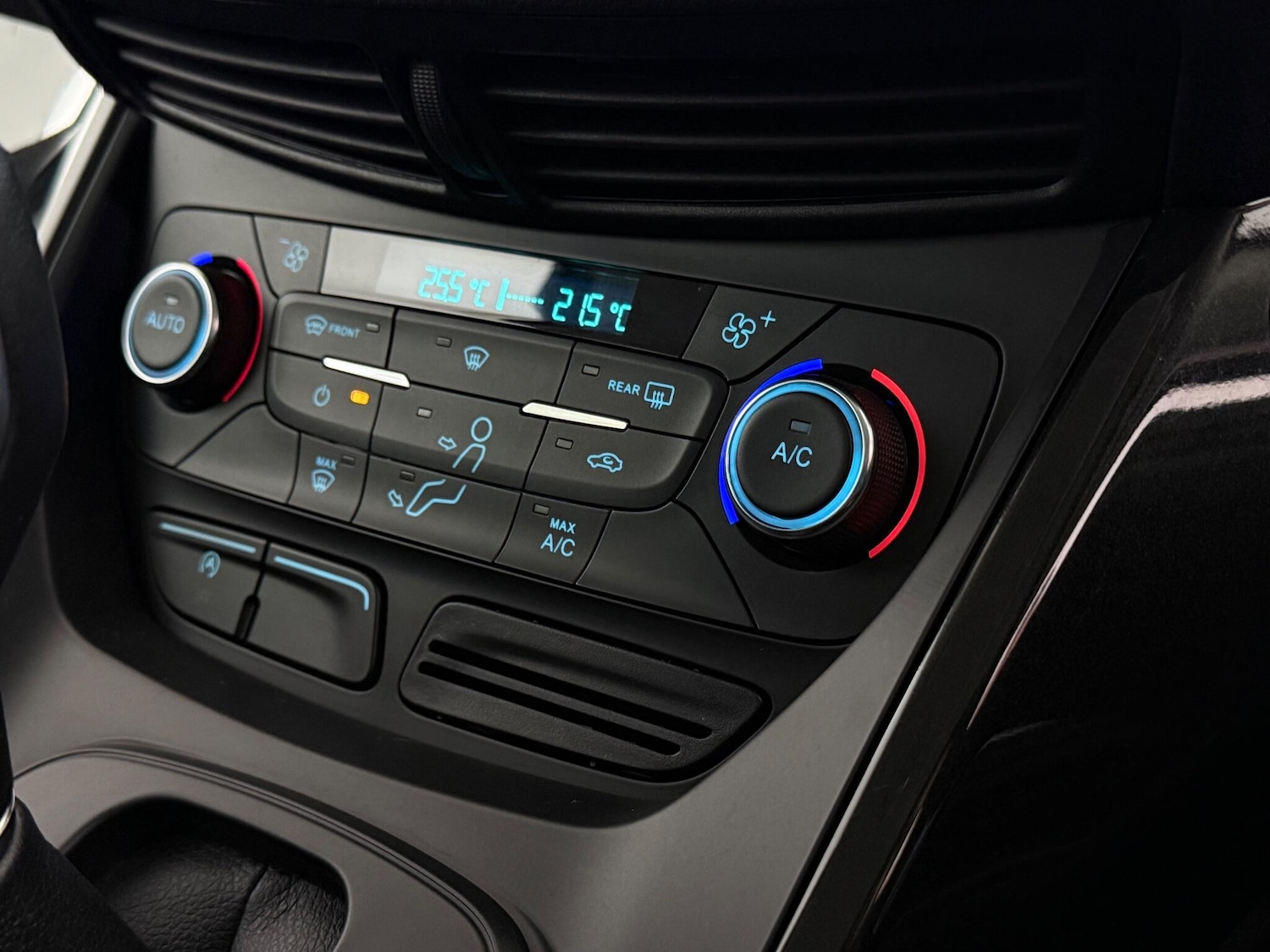 Used Ford Kuga 2018 for sale - 76689395: Photo 44