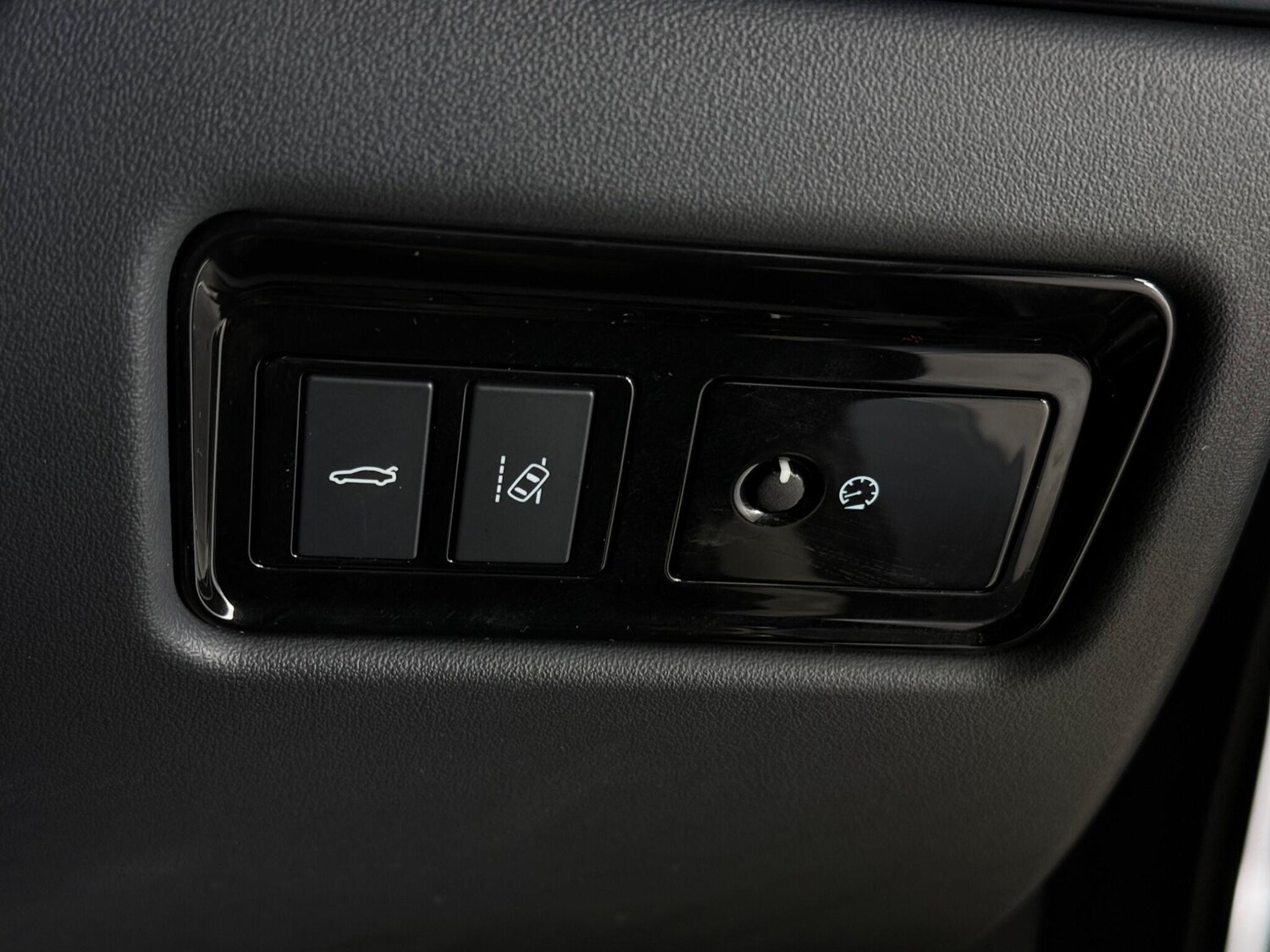 Used Jaguar XE 2018 for sale - 77803030: Photo 22