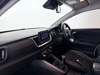 Used Kia Stonic 2024 for sale - 79521654: Photo