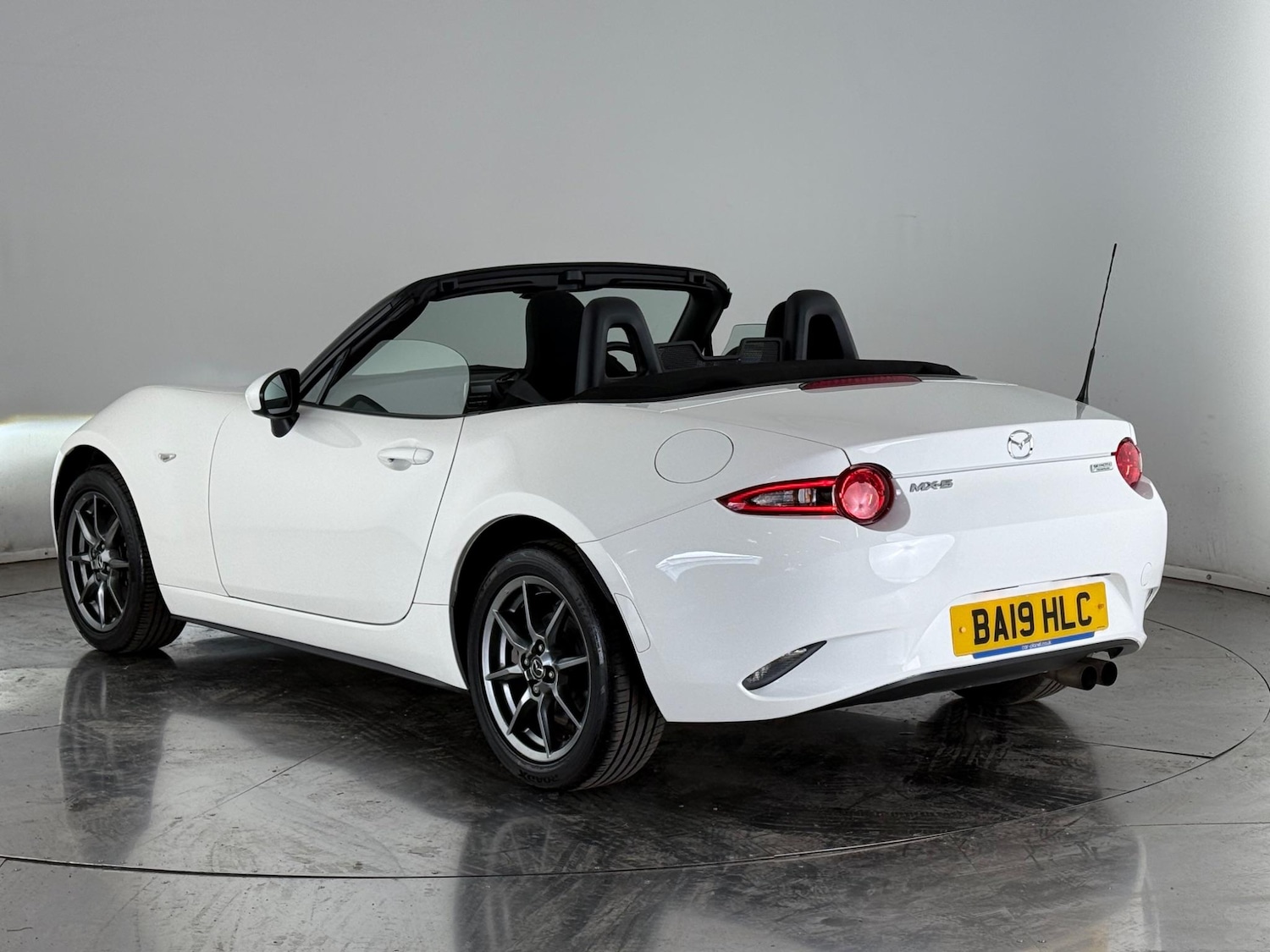Used Mazda MX-5 2019 for sale - 76468229: Photo 4