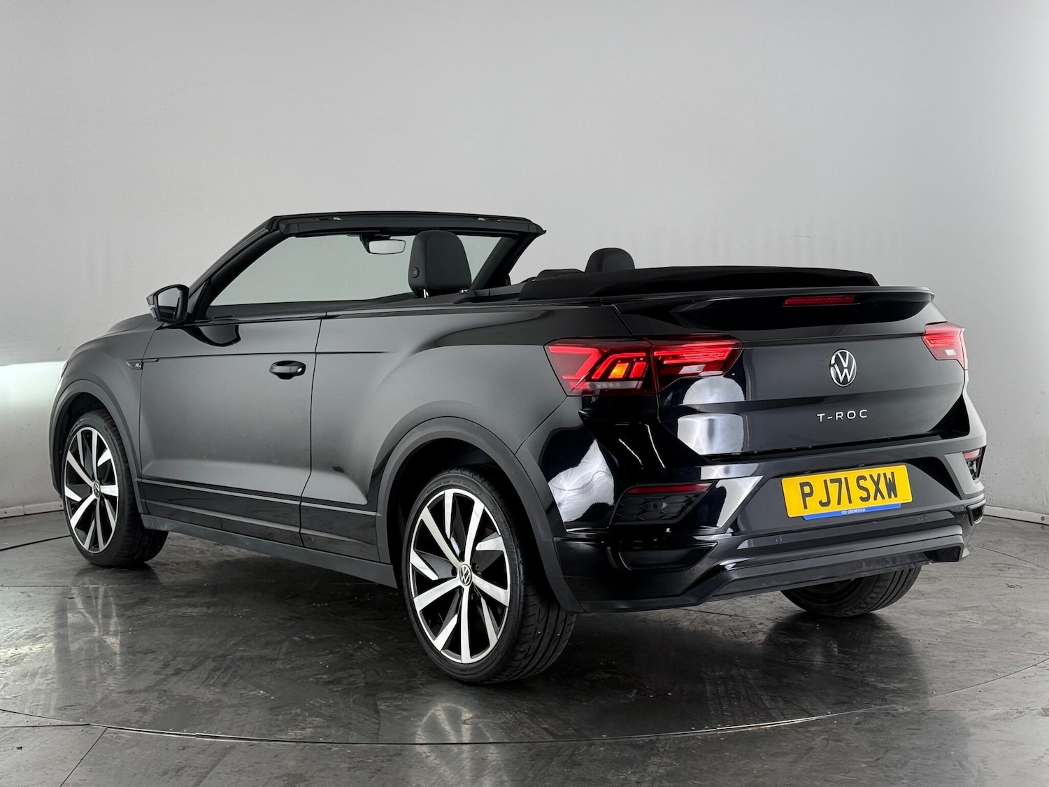 Used Volkswagen T-Roc 2021 for sale - 77243515: Photo 3