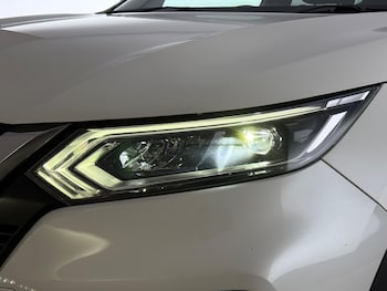 Used Nissan Qashqai 2017 for sale - 79497348: Photo