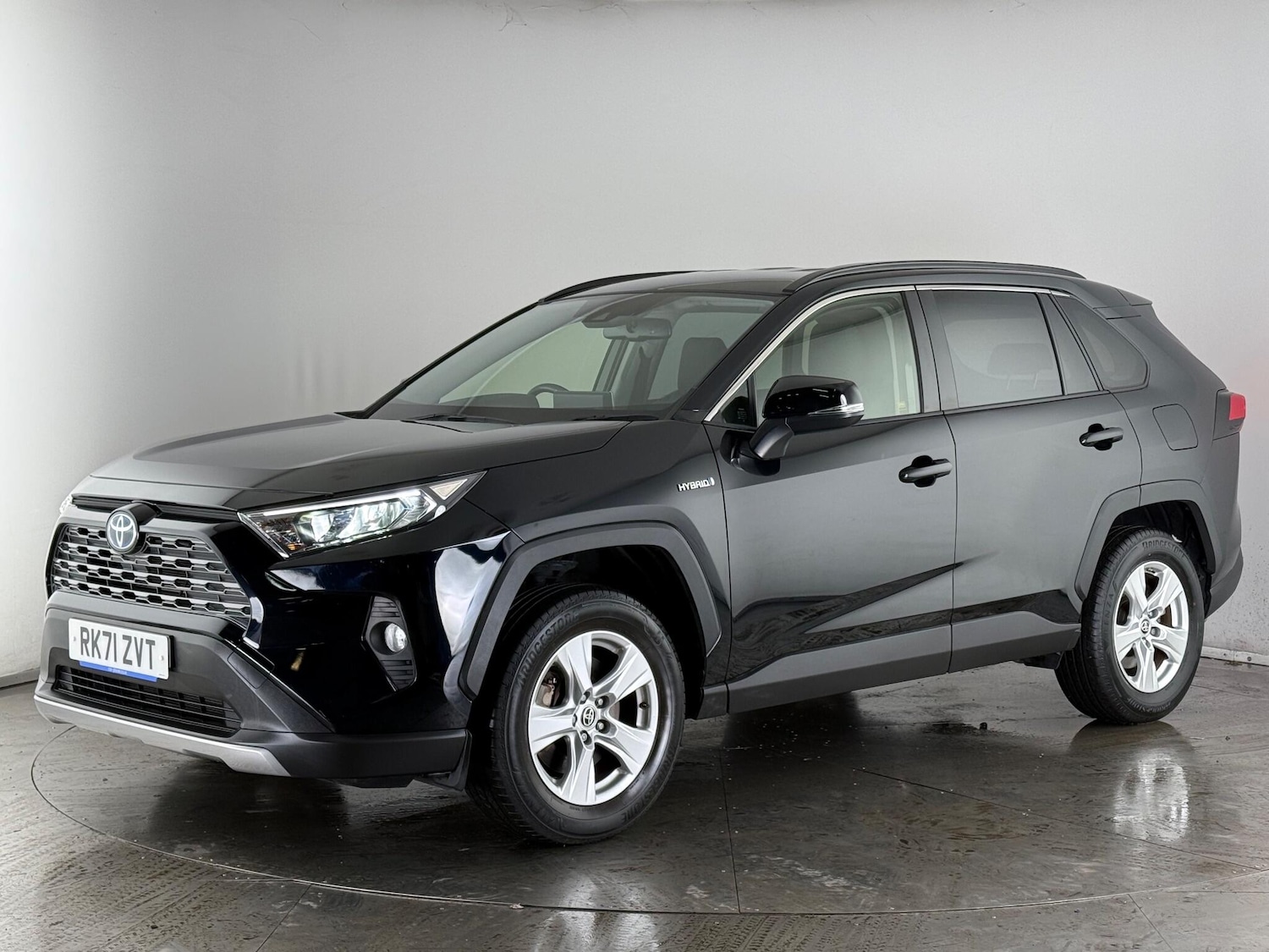 Used Toyota RAV4 2021 for sale - 77217119: Photo 2