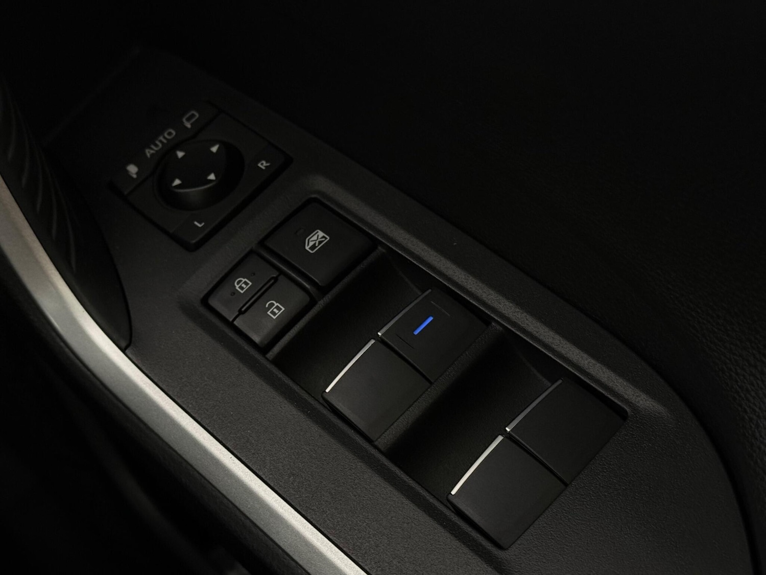 Used Toyota RAV4 2021 for sale - 77217119: Photo 24