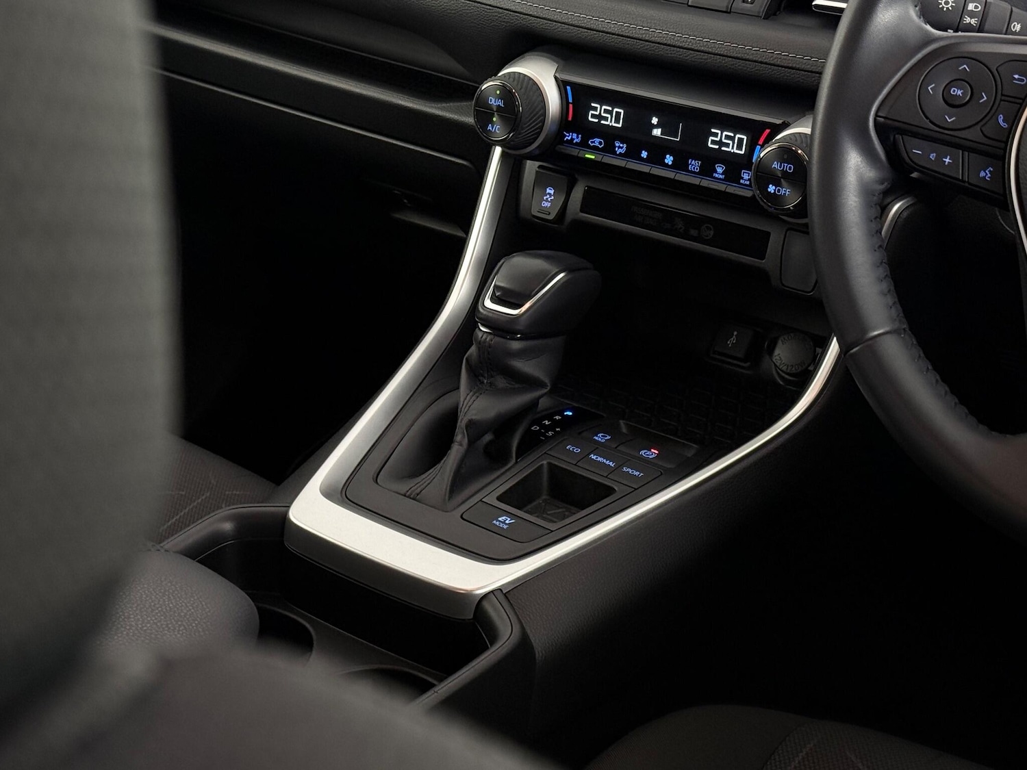 Used Toyota RAV4 2021 for sale - 77217119: Photo 36