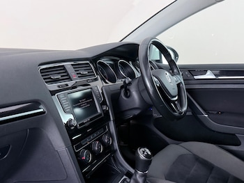 Used Volkswagen Golf 2016 for sale - 79189198: Photo