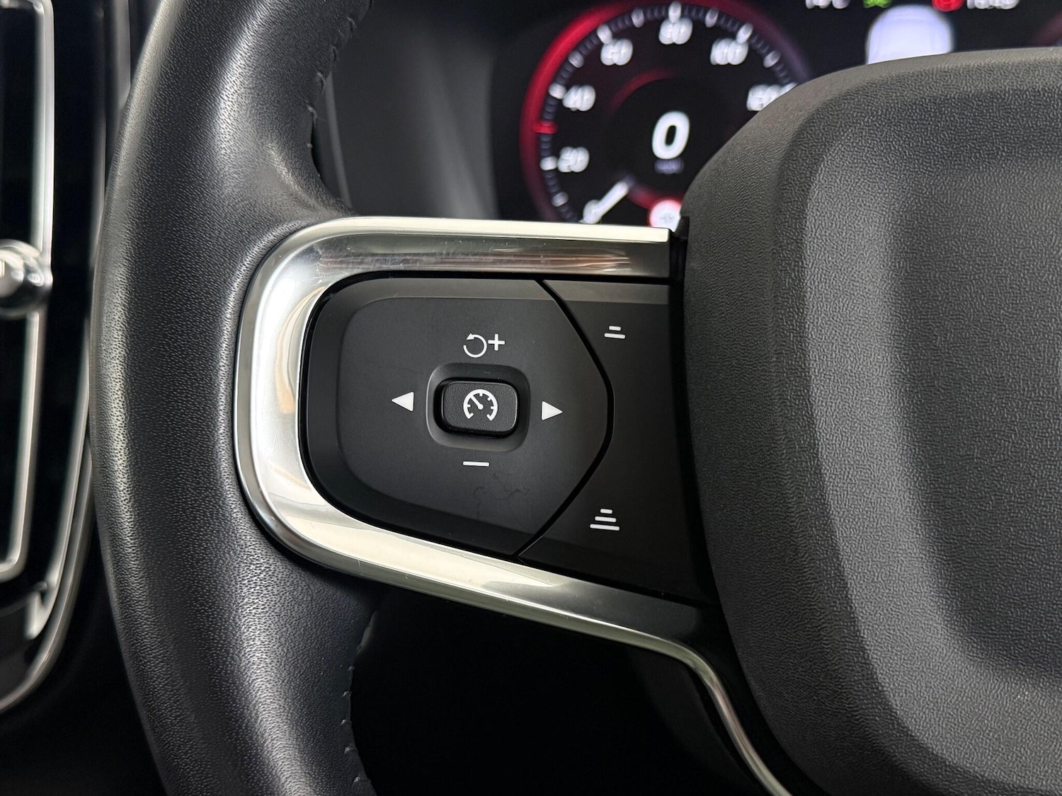 Used Volvo XC40 2021 for sale - 77243548: Photo 19