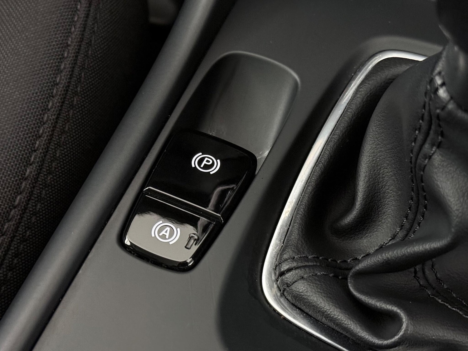 Used Volvo XC40 2021 for sale - 77243548: Photo 30