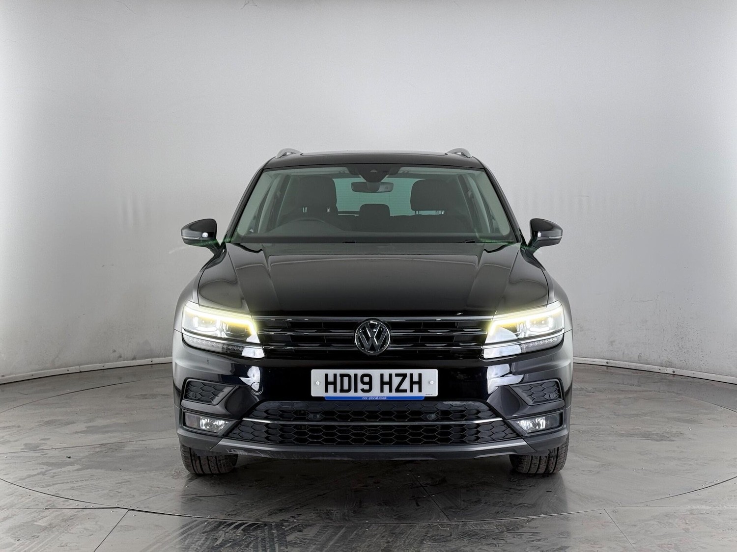 Used Volkswagen Tiguan 2019 for sale - 77242914: Photo 2