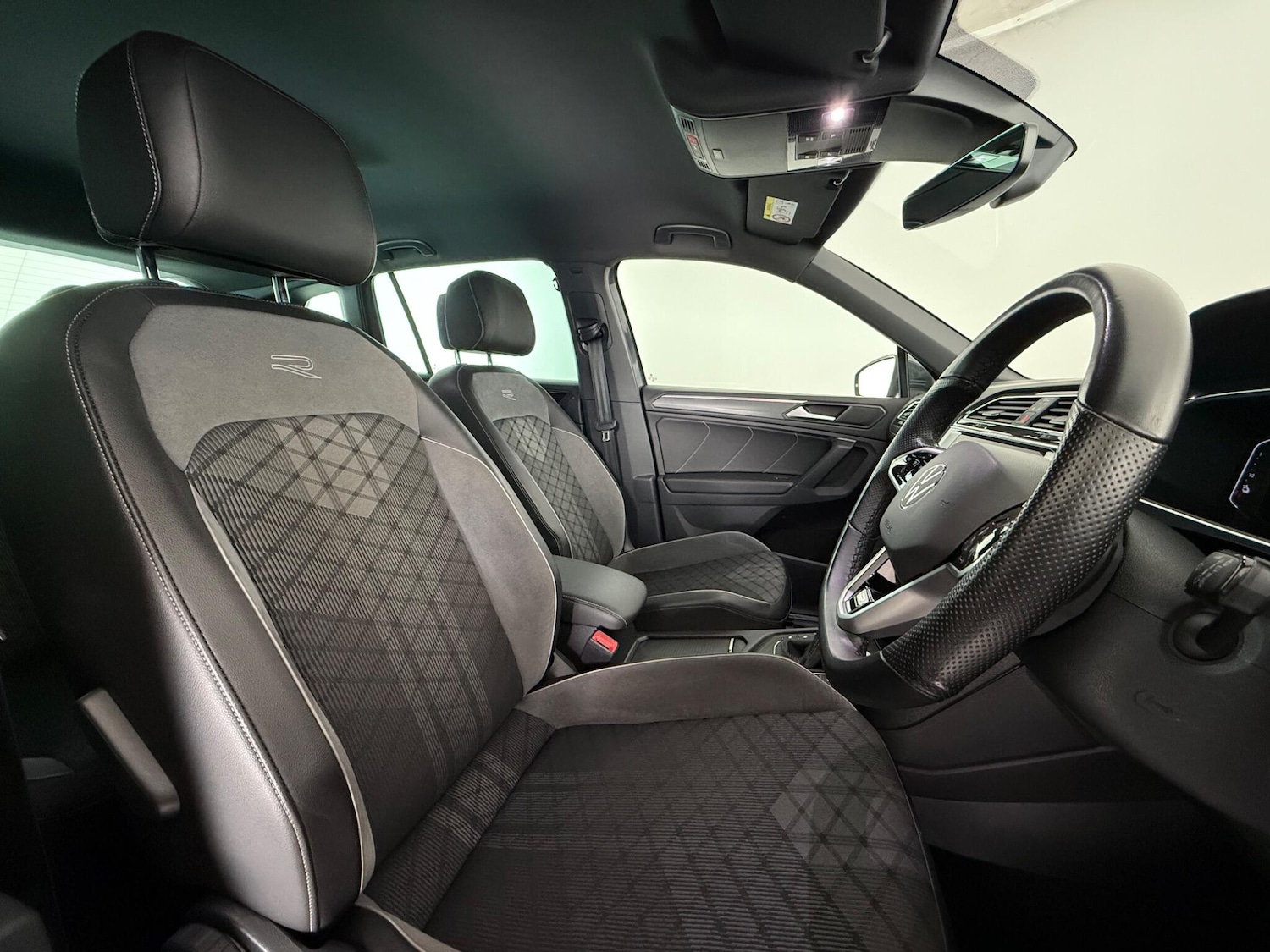 Used Volkswagen Tiguan 2023 for sale - 77803038: Photo 12