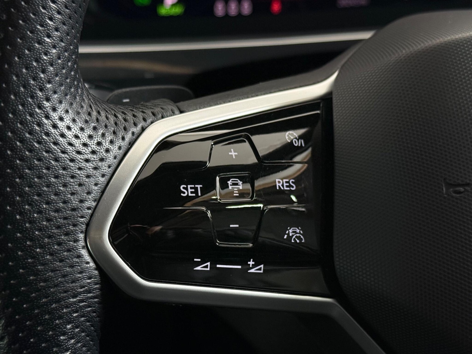 Used Volkswagen Tiguan 2023 for sale - 77803038: Photo 17