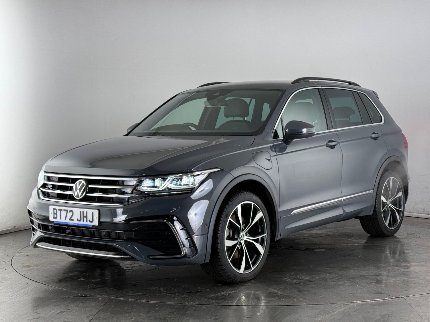 Used Volkswagen Tiguan 2023 for sale - 77803038: Photo 2