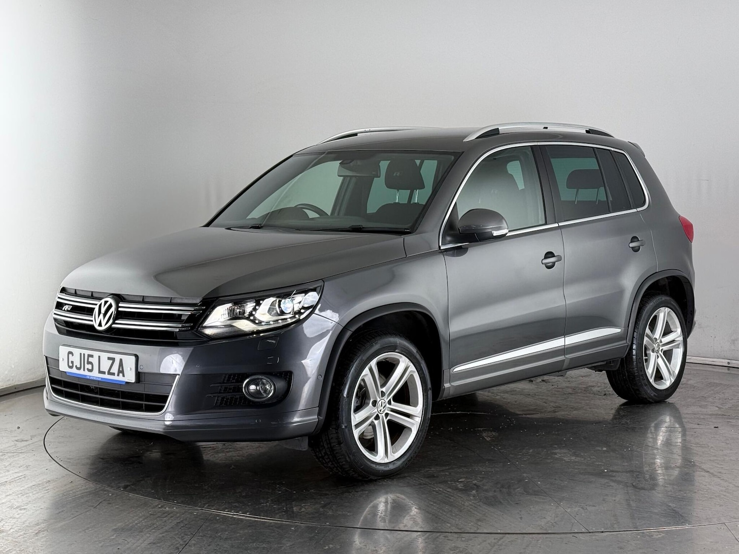 Used Volkswagen Tiguan 2015 for sale - 78185862: Photo 2