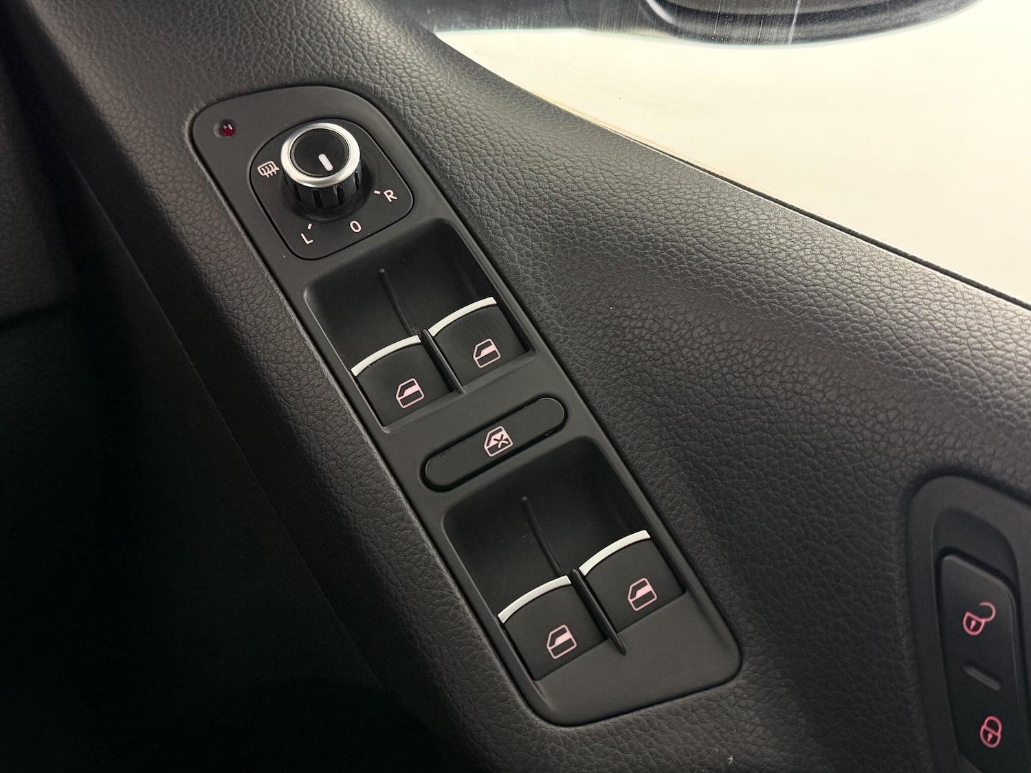 Used Volkswagen Tiguan 2015 for sale - 78185862: Photo 22