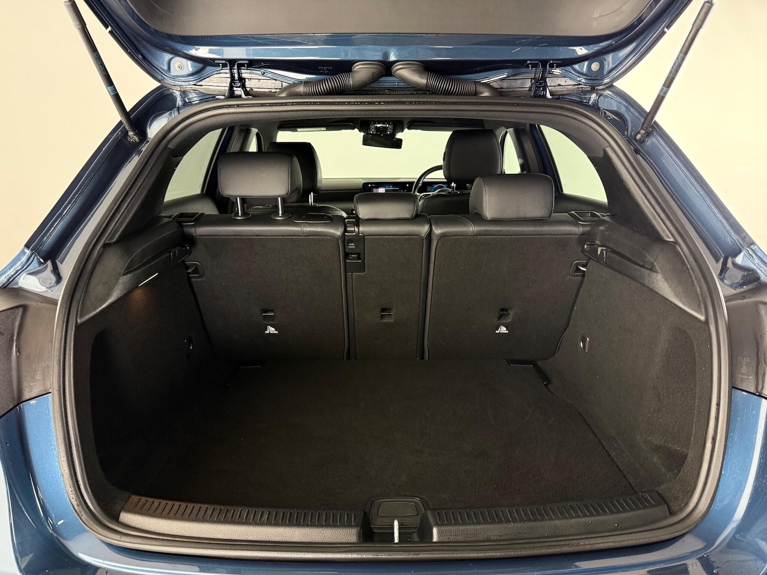 Used Mercedes-Benz A-Class 2022 for sale - 76689304: Photo 11