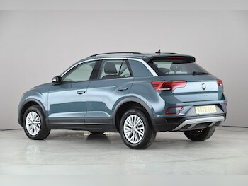 Used Volkswagen T-Roc 2023 for sale - 78205561: Photo