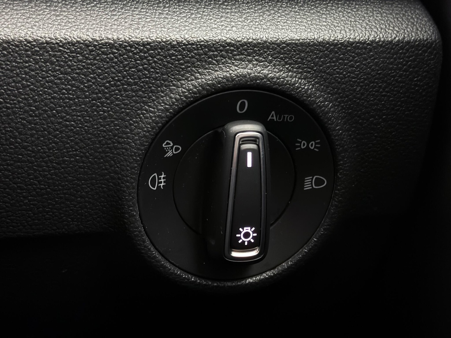 Used Volkswagen T-Roc 2022 for sale - 77221692: Photo 24