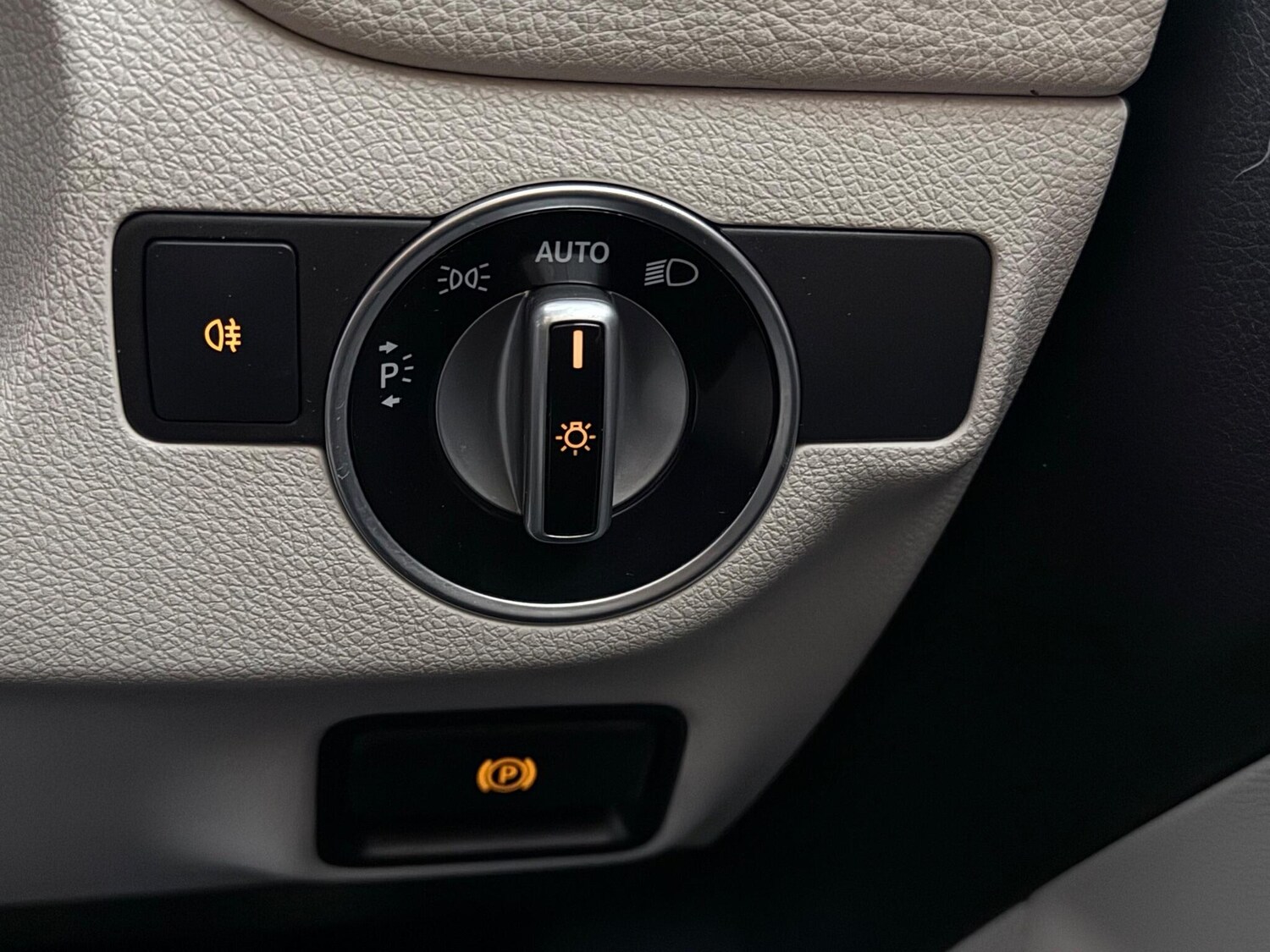 Used Mercedes-Benz GLA 2014 for sale - 77260037: Photo 33