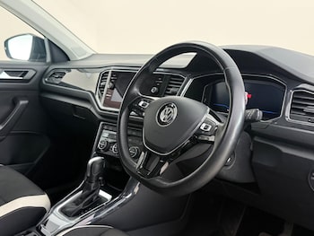 Used Volkswagen T-Roc 2020 for sale - 78742091: Photo