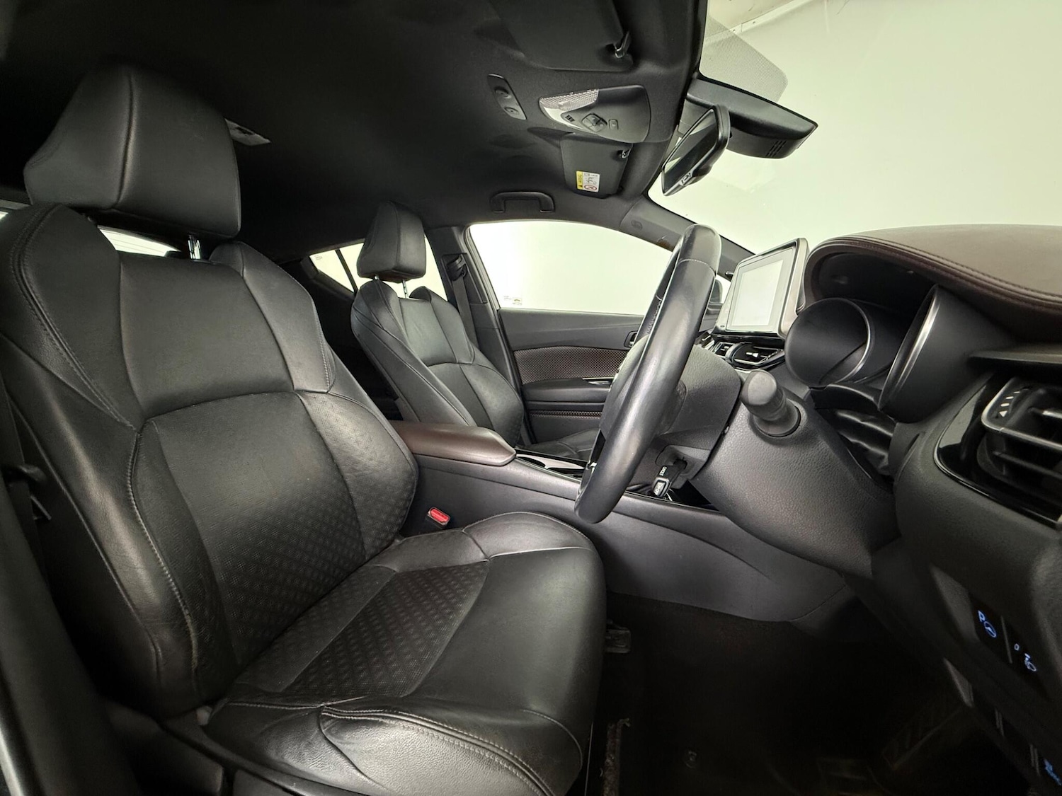 Used Toyota C-HR 2019 for sale - 76472205: Photo 15