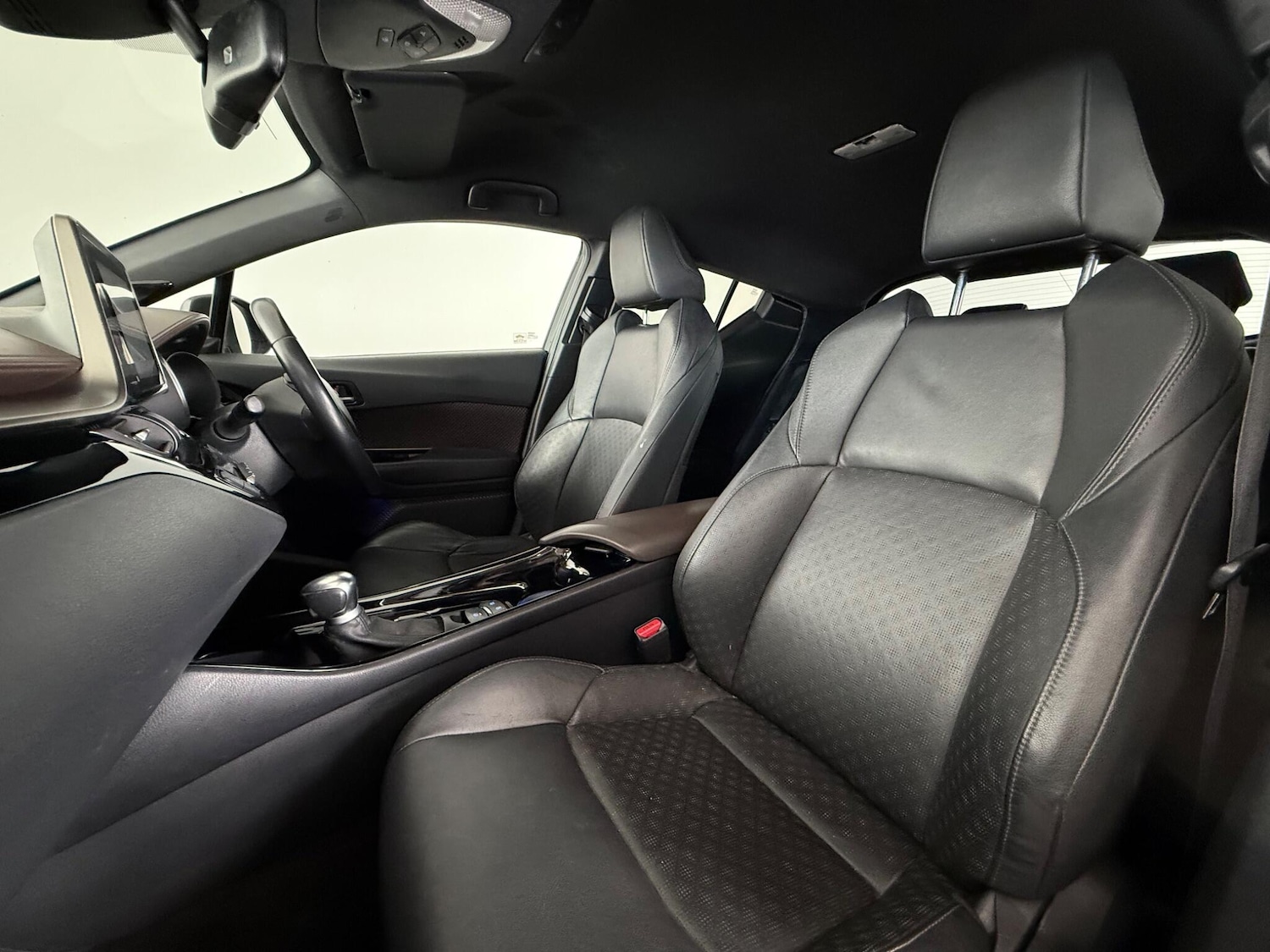 Used Toyota C-HR 2019 for sale - 76472205: Photo 17