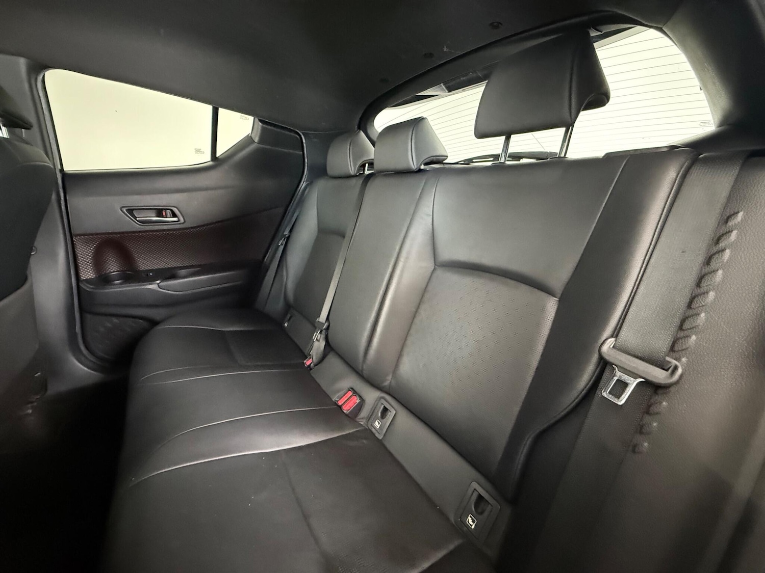 Used Toyota C-HR 2019 for sale - 76472205: Photo 18