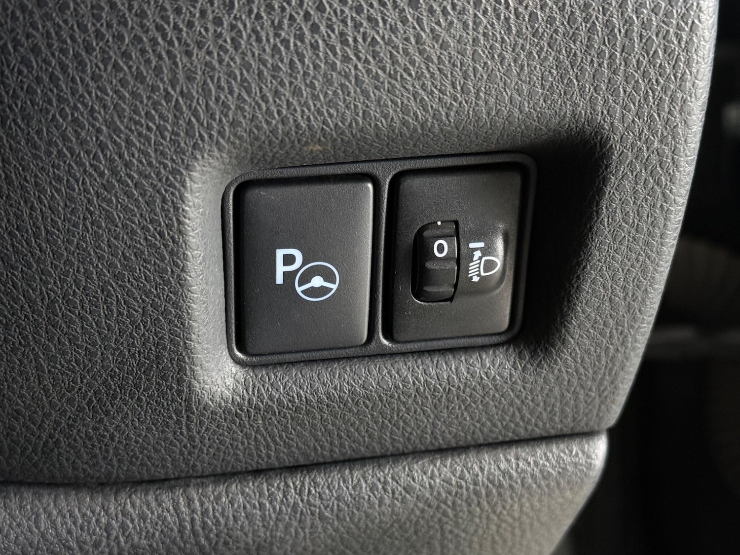 Used Toyota C-HR 2019 for sale - 76472205: Photo 22