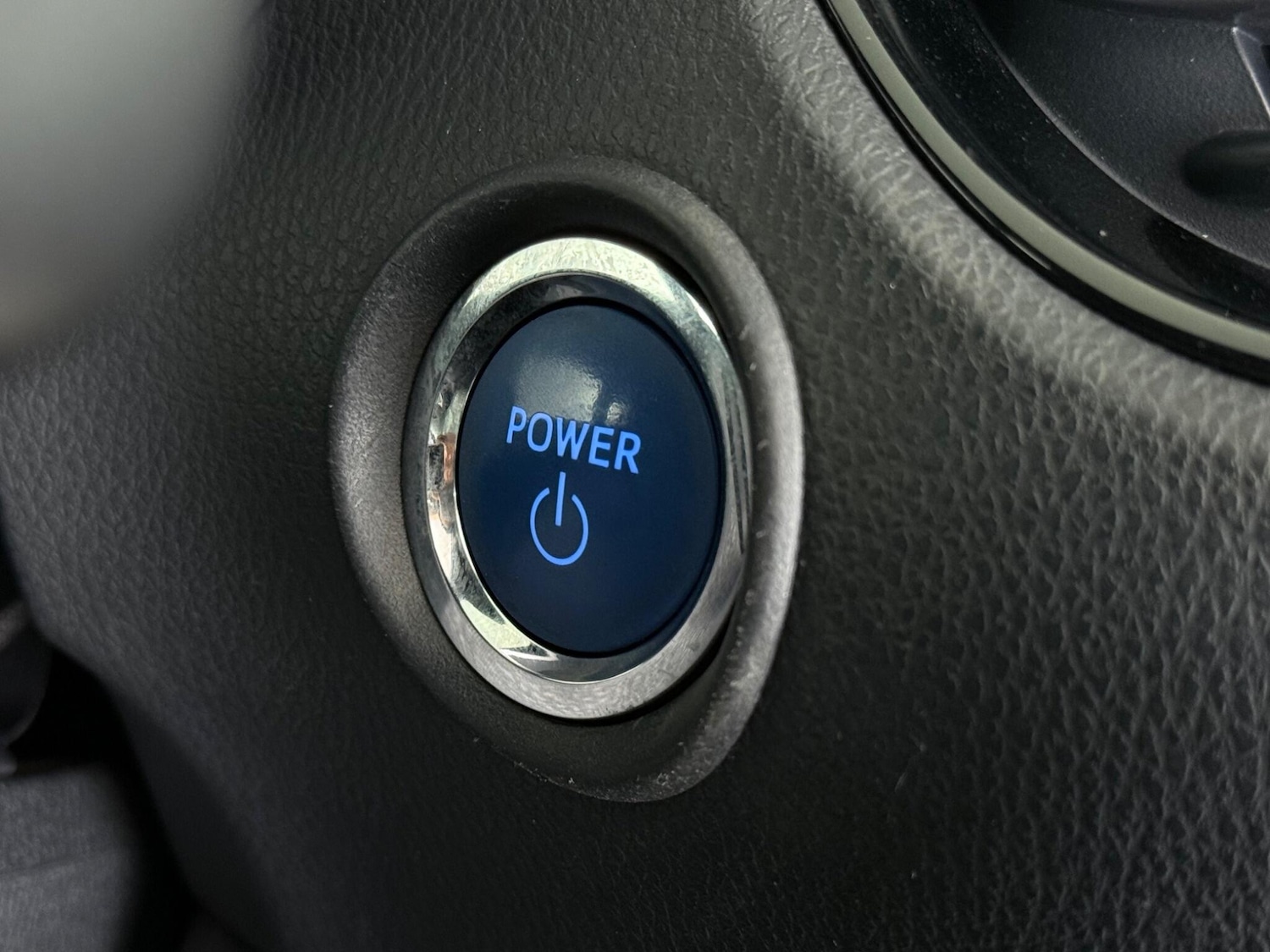 Used Toyota C-HR 2019 for sale - 76472205: Photo 24