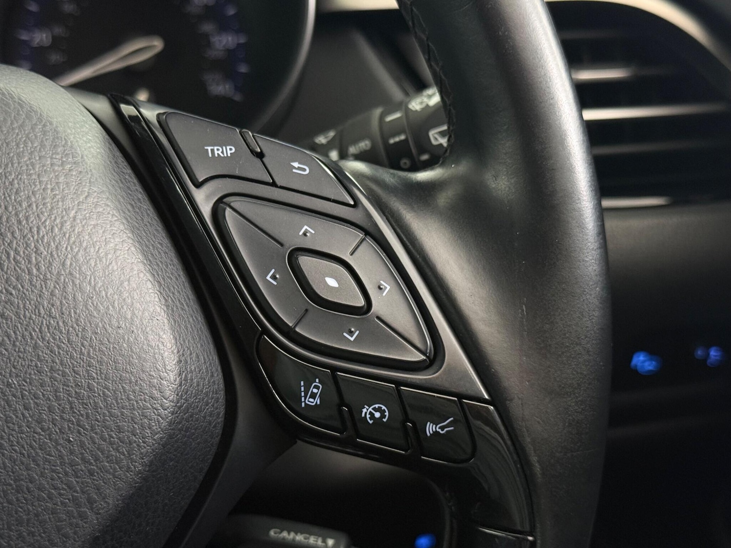 Used Toyota C-HR 2019 for sale - 76472205: Photo 28