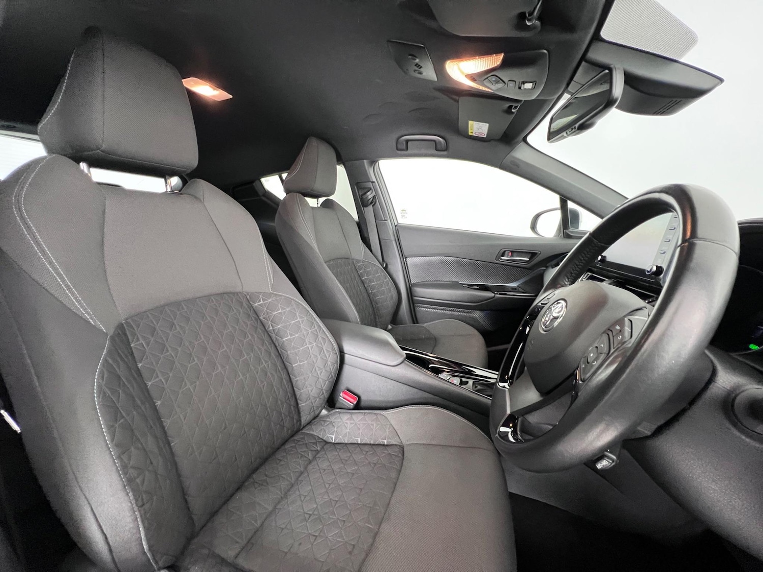 Used Toyota C-HR 2022 for sale - 76468344: Photo 15